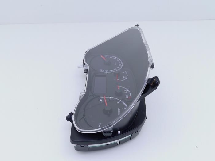 Instrumentenpaneel van een Opel Combo 1.3 CDTI 16V 2018