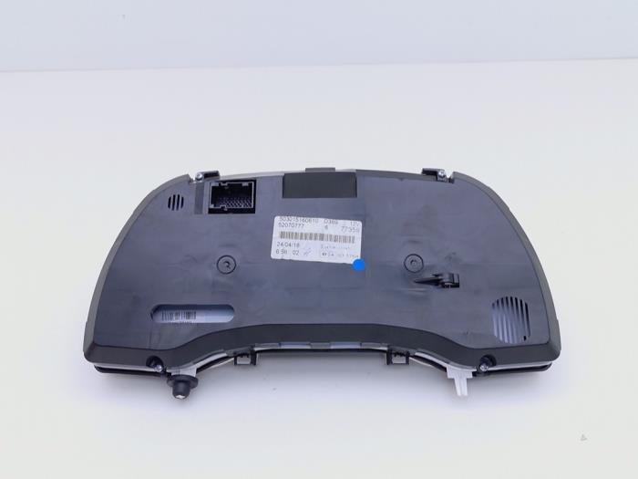 Instrumentenpaneel van een Opel Combo 1.3 CDTI 16V 2018