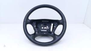 Gebruikte Stuurwiel Mercedes CLS (C219) 500 5.0 V8 24V Prijs € 95,00 Margeregeling aangeboden door Automaterialen Ronald Morien B.V.