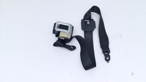 Gebruikte Veiligheidsgordel rechts-voor Mercedes CLS (C219) 500 5.0 V8 24V Prijs € 45,00 Margeregeling aangeboden door Automaterialen Ronald Morien B.V.