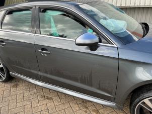 Gebruikte Deur 4Deurs rechts-voor Audi RS 3 Sportback (8VA/8VF) 2.5 TFSI 20V Quattro Prijs € 695,00 Margeregeling aangeboden door Automaterialen Ronald Morien B.V.