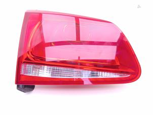 Gebruikte Achterlicht links Volkswagen Touareg (7PA/PH) 4.2 TDI V8 DPF 32V Prijs € 55,00 Margeregeling aangeboden door Automaterialen Ronald Morien B.V.