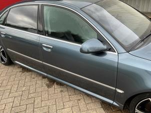 Gebruikte Deur 4Deurs rechts-voor Audi A8 (D3) 6.0 W12 48V Quattro Prijs € 125,00 Margeregeling aangeboden door Automaterialen Ronald Morien B.V.