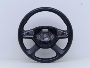 Gebruikte Stuurwiel Skoda Octavia Combi (5EAC) 1.2 TSI 16V Prijs € 65,00 Margeregeling aangeboden door Automaterialen Ronald Morien B.V.