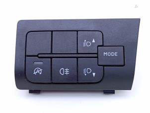 Gebruikte Licht Schakelaar Citroen Jumper (U9) 2.2 Blue HDi 165 Prijs € 20,66 Margeregeling aangeboden door Automaterialen Ronald Morien B.V.