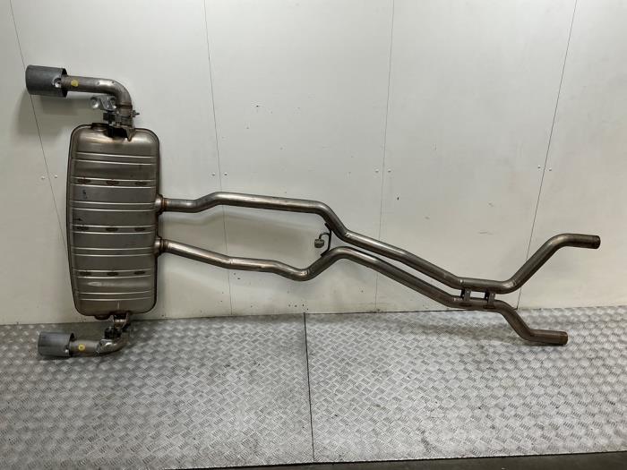 Uitlaat Einddemper van een Volkswagen Touareg 2010