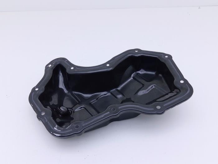 Gebruikte Carterpan Nissan Qashqai (J12) 1.3 DIG-T 150 16V Prijs € 34,99 Inclusief btw aangeboden door Automaterialen Ronald Morien B.V.