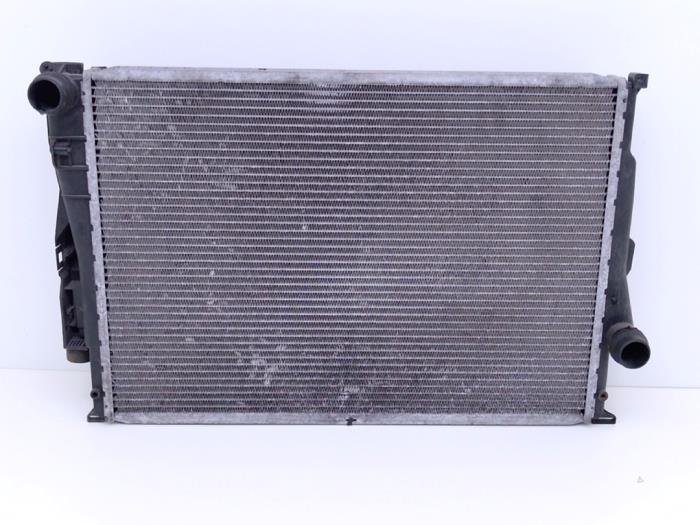 Gebruikte Radiateur BMW M3 (E46/2) 3.2 24V Prijs € 49,00 Margeregeling aangeboden door Automaterialen Ronald Morien B.V.
