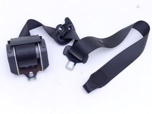 Gebruikte Veiligheidsgordel links-voor BMW M3 (E46/2) 3.2 24V Prijs € 45,00 Margeregeling aangeboden door Automaterialen Ronald Morien B.V.