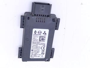 Gebruikte Dode hoek sensor Nissan Qashqai (J12) 1.3 DIG-T 150 16V Prijs € 95,00 Inclusief btw aangeboden door Automaterialen Ronald Morien B.V.