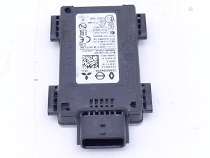 Gebruikte Dode hoek sensor Nissan Qashqai (J12) 1.3 DIG-T 150 16V Prijs € 95,00 Inclusief btw aangeboden door Automaterialen Ronald Morien B.V.