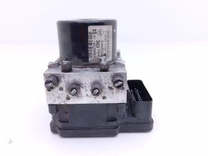 Gebruikte ABS Pomp Renault Scénic III (JZ) 1.6 Energy dCi 130 Prijs € 149,00 Margeregeling aangeboden door Automaterialen Ronald Morien B.V.