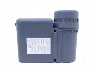 Gebruikte Compressor Audi A8 (D3) 6.0 W12 48V Quattro Prijs € 75,00 Margeregeling aangeboden door Automaterialen Ronald Morien B.V.