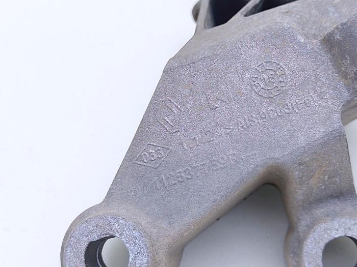 Motorsteun van een Renault Kangoo Express (FW) ZE 2019