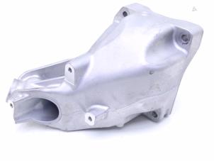 Gebruikte Motorsteun Mercedes AMG GT 4-door coupe (X290) 3.0 43 EQ boost 4-Matic+ Prijs € 145,00 Margeregeling aangeboden door Automaterialen Ronald Morien B.V.