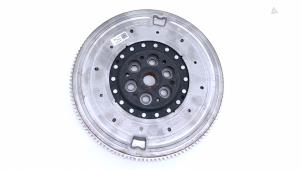 Gebruikte Dubbele massa vliegwiel Renault Captur II (RJB) 1.6 E-Tech 145 Prijs € 235,95 Inclusief btw aangeboden door Automaterialen Ronald Morien B.V.