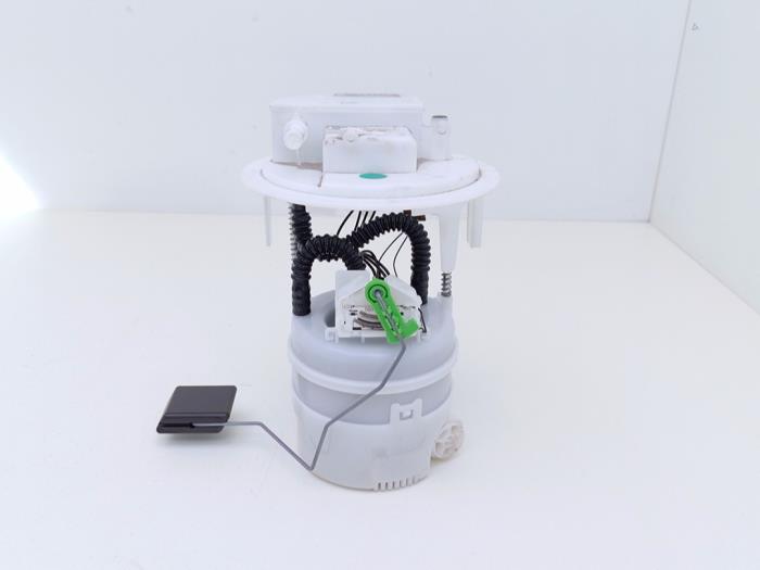 Gebruikte Tank element Pomp Peugeot 2008 (UD/UK/UR/US/UX) 1.2 VTi 12V PureTech 100 Prijs € 99,00 Margeregeling aangeboden door Automaterialen Ronald Morien B.V.