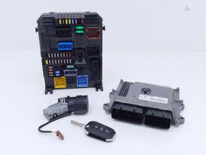 Gebruikte Kontaktslot + computer Peugeot 2008 (UD/UK/UR/US/UX) 1.2 VTi 12V PureTech 100 Prijs € 495,00 Margeregeling aangeboden door Automaterialen Ronald Morien B.V.