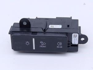 Gebruikte Computer Verlichting Audi E-tron (GEN) 55 quattro Prijs € 75,00 Margeregeling aangeboden door Automaterialen Ronald Morien B.V.