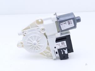 Gebruikte Motor electrisch raam Jeep Renegade (BU) 1.4 Multi Air 16V Prijs € 49,00 Margeregeling aangeboden door Automaterialen Ronald Morien B.V.