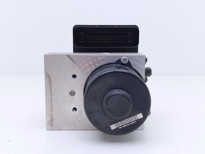 ABS Pomp van een Porsche Cayenne (9PA) 3.2 V6 24V 2005