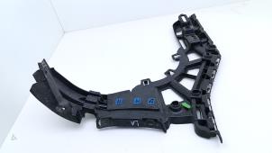 Gebruikte Bumpersteun links-achter Mercedes AMG GT 4-door coupe (X290) 4.0 63 S V8 Turbo 4-Matic+ Prijs € 49,00 Margeregeling aangeboden door Automaterialen Ronald Morien B.V.