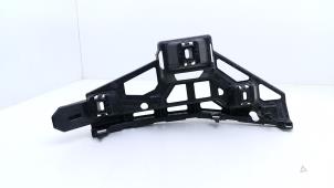 Gebruikte Bumpersteun links-achter Mercedes AMG GT 4-door coupe (X290) 4.0 63 S V8 Turbo 4-Matic+ Prijs € 65,00 Margeregeling aangeboden door Automaterialen Ronald Morien B.V.