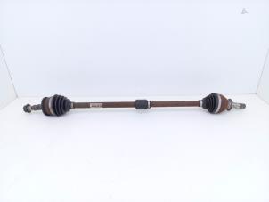 Gebruikte Homokineetas rechts-voor Opel Astra K Sports Tourer 1.0 Turbo 12V Prijs € 49,00 Margeregeling aangeboden door Automaterialen Ronald Morien B.V.