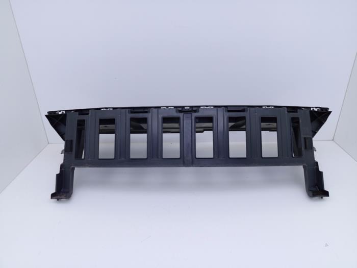 Frontpaneel van een Peugeot 3008 II (M4/MC/MJ/MR) 1.2 12V e-THP PureTech 130 2018