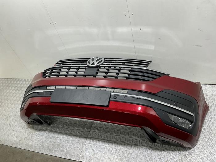 Voorbumper van een Volkswagen California T6 2.0 TDI 204 4Motion 2024