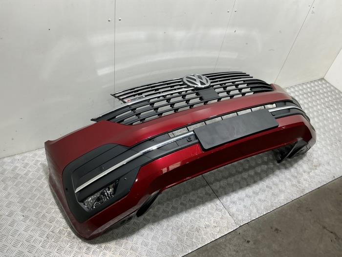Voorbumper van een Volkswagen California T6 2.0 TDI 204 4Motion 2024
