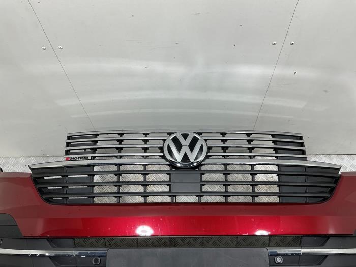 Voorbumper van een Volkswagen California T6 2.0 TDI 204 4Motion 2024