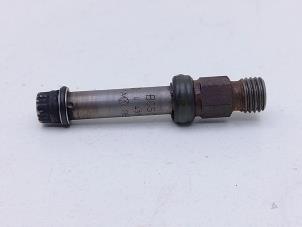 Gebruikte Injector (benzine injectie) Volkswagen Corrado 1.8 16V Prijs € 25,00 Margeregeling aangeboden door Automaterialen Ronald Morien B.V.