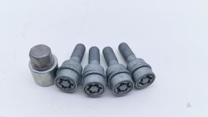 Gebruikte Wielbouten set Volkswagen California T6 2.0 TDI 204 4Motion Prijs € 59,29 Inclusief btw aangeboden door Automaterialen Ronald Morien B.V.