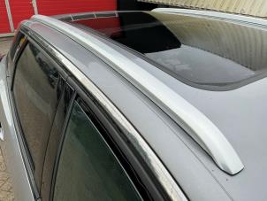 Gebruikte Roofrail set Peugeot 3008 II (M4/MC/MJ/MR) 1.2 12V e-THP PureTech 130 Prijs € 95,00 Margeregeling aangeboden door Automaterialen Ronald Morien B.V.