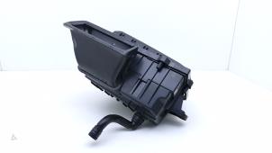 Gebruikte Luchtfilter Volkswagen Tiguan (CT1) 2.0 TDI 4Motion Prijs € 114,95 Inclusief btw aangeboden door Automaterialen Ronald Morien B.V.