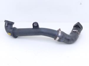 Gebruikte Intercooler Buis Skoda Rapid Spaceback 1.6 TDI 16V Prijs € 61,98 Margeregeling aangeboden door Automaterialen Ronald Morien B.V.