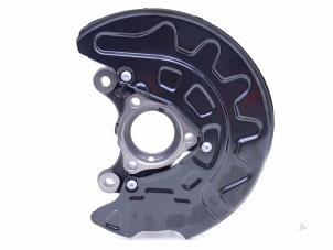 Gebruikte Fusee houder links-voor Volkswagen Golf VIII (CD1) 2.0 TDI BlueMotion 16V Prijs € 95,00 Inclusief btw aangeboden door Automaterialen Ronald Morien B.V.