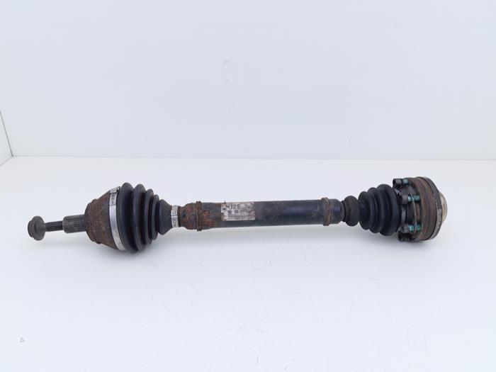 Gebruikte Aandrijfas rechts-voor Audi TT (8N3) 1.8 T 20V Quattro Prijs € 45,00 Margeregeling aangeboden door Automaterialen Ronald Morien B.V.