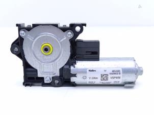 Gebruikte Schuifdak Motor Mercedes A-Klasse AMG (177.0) 2.0 A-35 AMG Turbo 16V 4Matic Prijs € 49,00 Margeregeling aangeboden door Automaterialen Ronald Morien B.V.