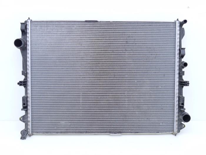 Gebruikte Radiateur Mercedes E Estate (S213) E-200d 1.6 Turbo 16V Prijs € 145,00 Margeregeling aangeboden door Automaterialen Ronald Morien B.V.