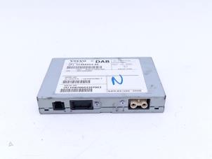 Gebruikte DAB module Volvo V40 Cross Country (MZ) 2.0 D2 16V Prijs € 49,00 Margeregeling aangeboden door Automaterialen Ronald Morien B.V.