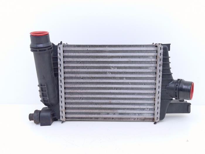 Gebruikte Intercooler Renault Captur I (2R) 1.5 Energy dCi 90 FAP Prijs € 45,00 Margeregeling aangeboden door Automaterialen Ronald Morien B.V.