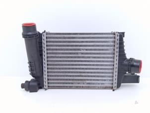 Gebruikte Intercooler Renault Captur (2R) 1.5 Energy dCi 90 FAP Prijs € 45,00 Margeregeling aangeboden door Automaterialen Ronald Morien B.V.