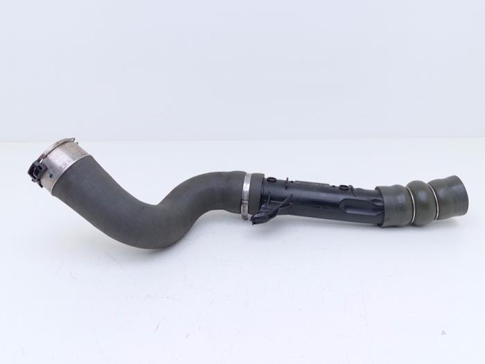 Gebruikte Intercooler Buis Renault Captur I (2R) 1.5 Energy dCi 90 FAP Prijs € 55,00 Margeregeling aangeboden door Automaterialen Ronald Morien B.V.