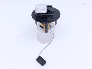 Gebruikte Tank element Pomp Opel Corsa F (UB/UH/UP) 1.5 CDTI 100 Prijs € 125,00 Margeregeling aangeboden door Automaterialen Ronald Morien B.V.