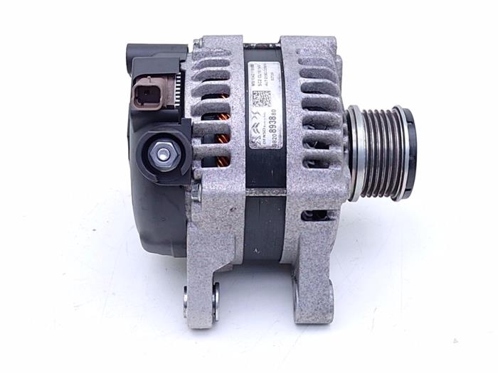 Gebruikte Dynamo Opel Corsa F (UB/UH/UP) 1.5 CDTI 100 Prijs € 59,00 Margeregeling aangeboden door Automaterialen Ronald Morien B.V.