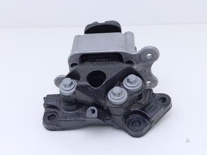 Gebruikte Versnellingsbak Steun Jaguar E-Pace 2.0 D 165 MHEV 16V AWD Prijs € 102,85 Inclusief btw aangeboden door Automaterialen Ronald Morien B.V.