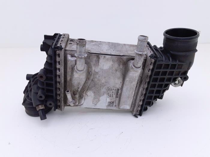Gebruikte Intercooler Volkswagen Transporter/Caravelle T6 2.0 TDI 150 Prijs € 125,00 Margeregeling aangeboden door Automaterialen Ronald Morien B.V.
