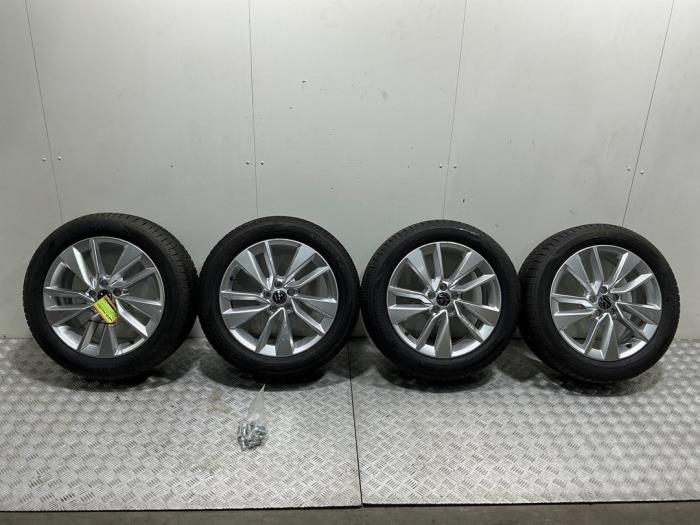 Velgen set + banden van een Volkswagen Taigo 1.5 TSI 16V 2025